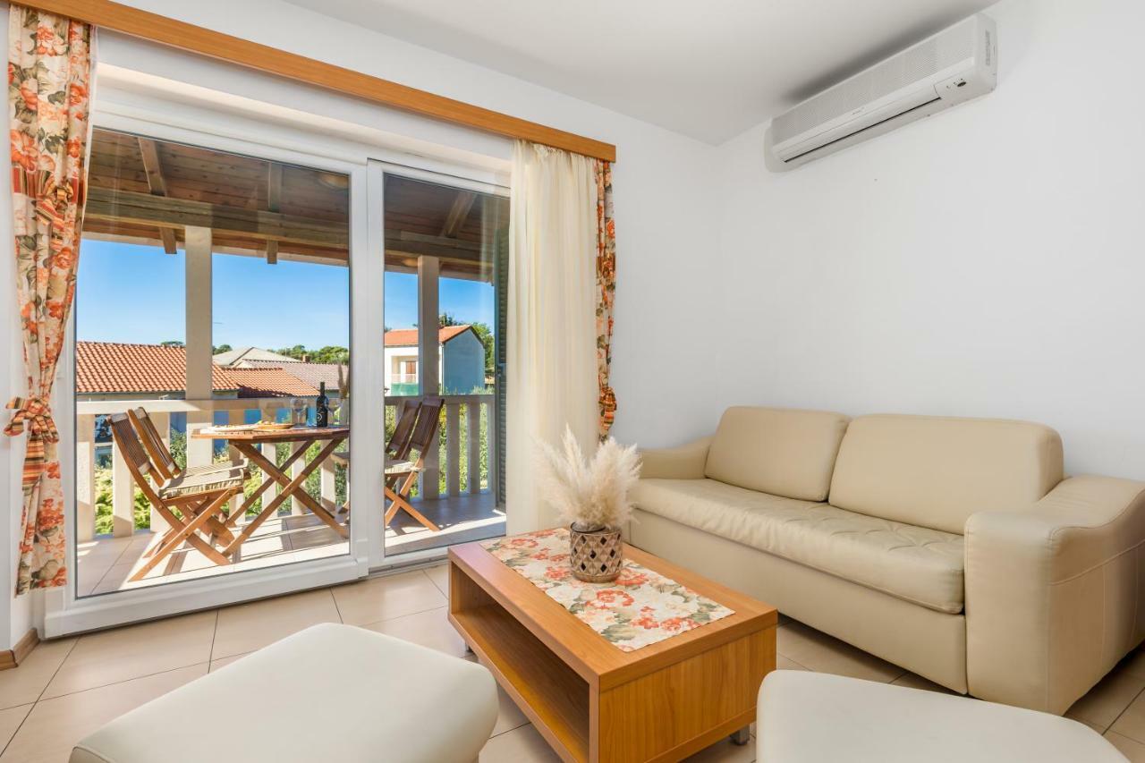 Villas Rab Banjol Exterior foto