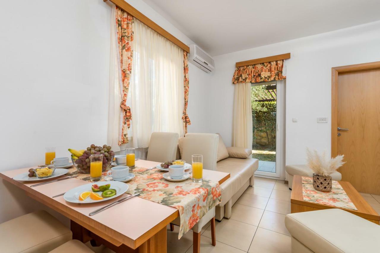 Villas Rab Banjol Exterior foto