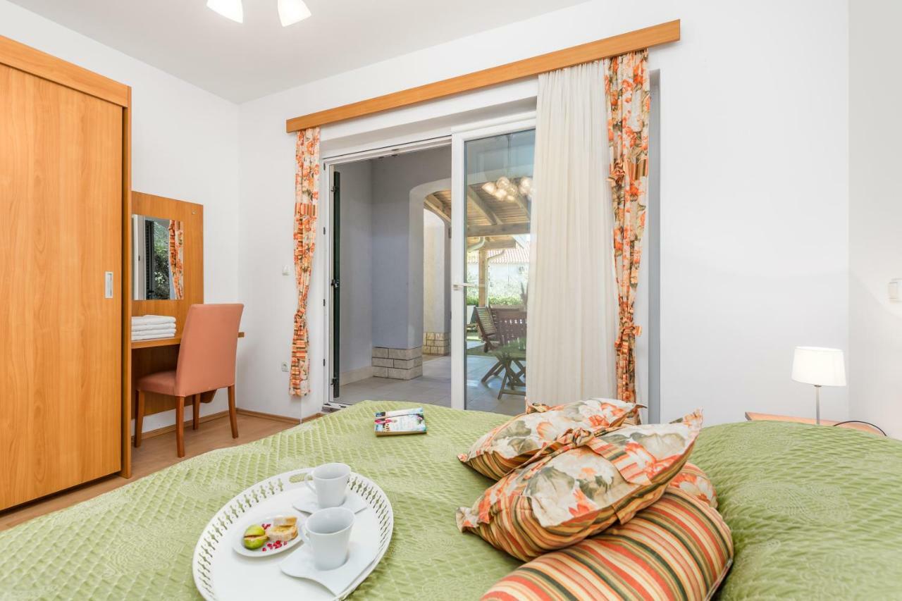 Villas Rab Banjol Exterior foto